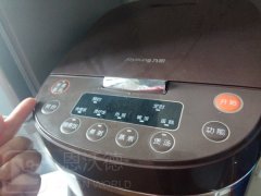電飯煲怎么清洗？用神奇清潔海綿去除電飯煲污漬圖解